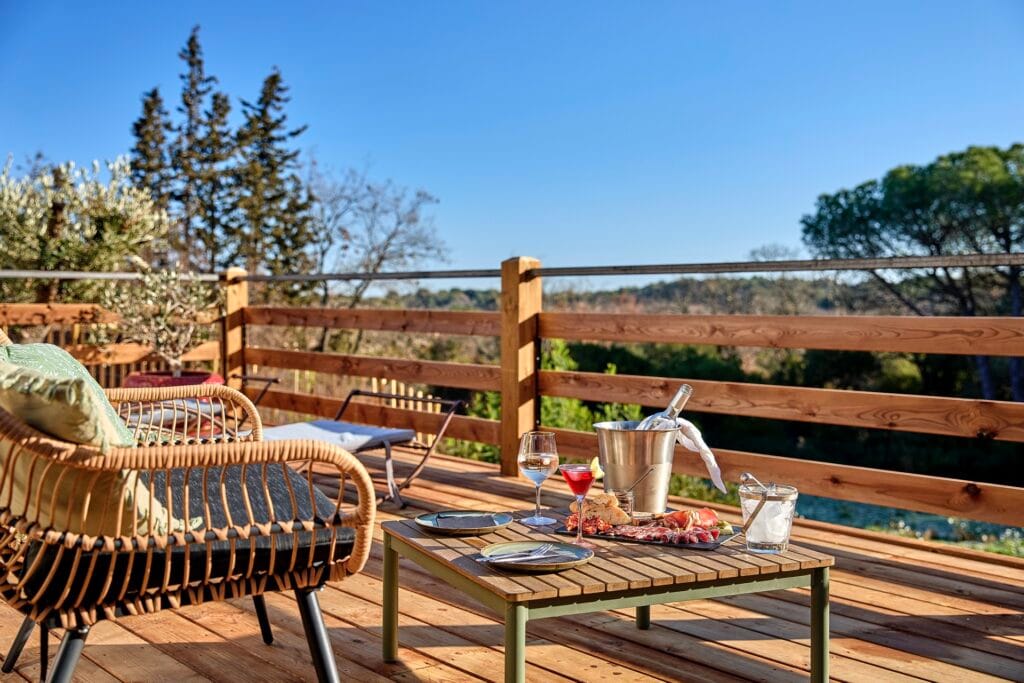 Vacances au soleil 1 Gîte à louer : Lodge & Campagne pour 2 à 4 personnes dans le sud de la France à Béziers